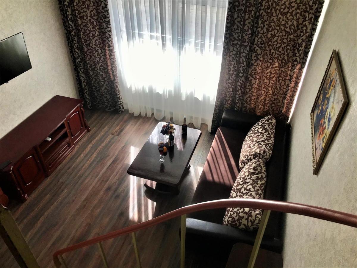 Мини-Отель Лучезарный Gagra Buitenkant foto