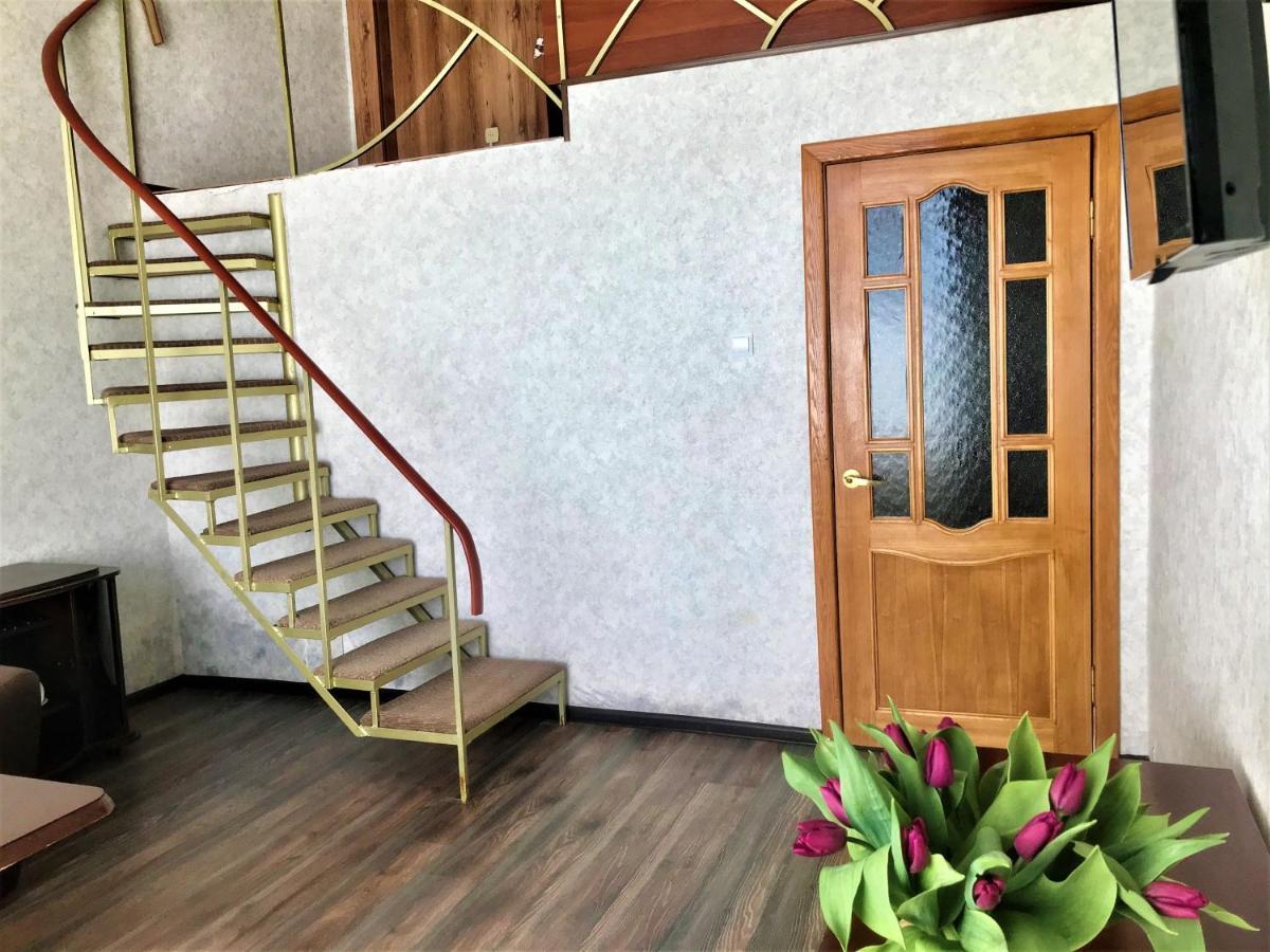 Мини-Отель Лучезарный Gagra Buitenkant foto